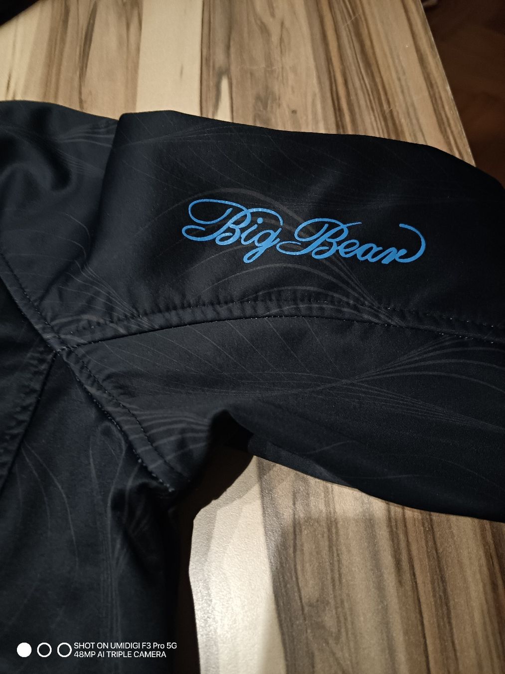 Big Bear Vestes: Softshelljacke Big Bear Grösse 42 schwarz  – D'occasion à Aarwangen par to-hirschi 1