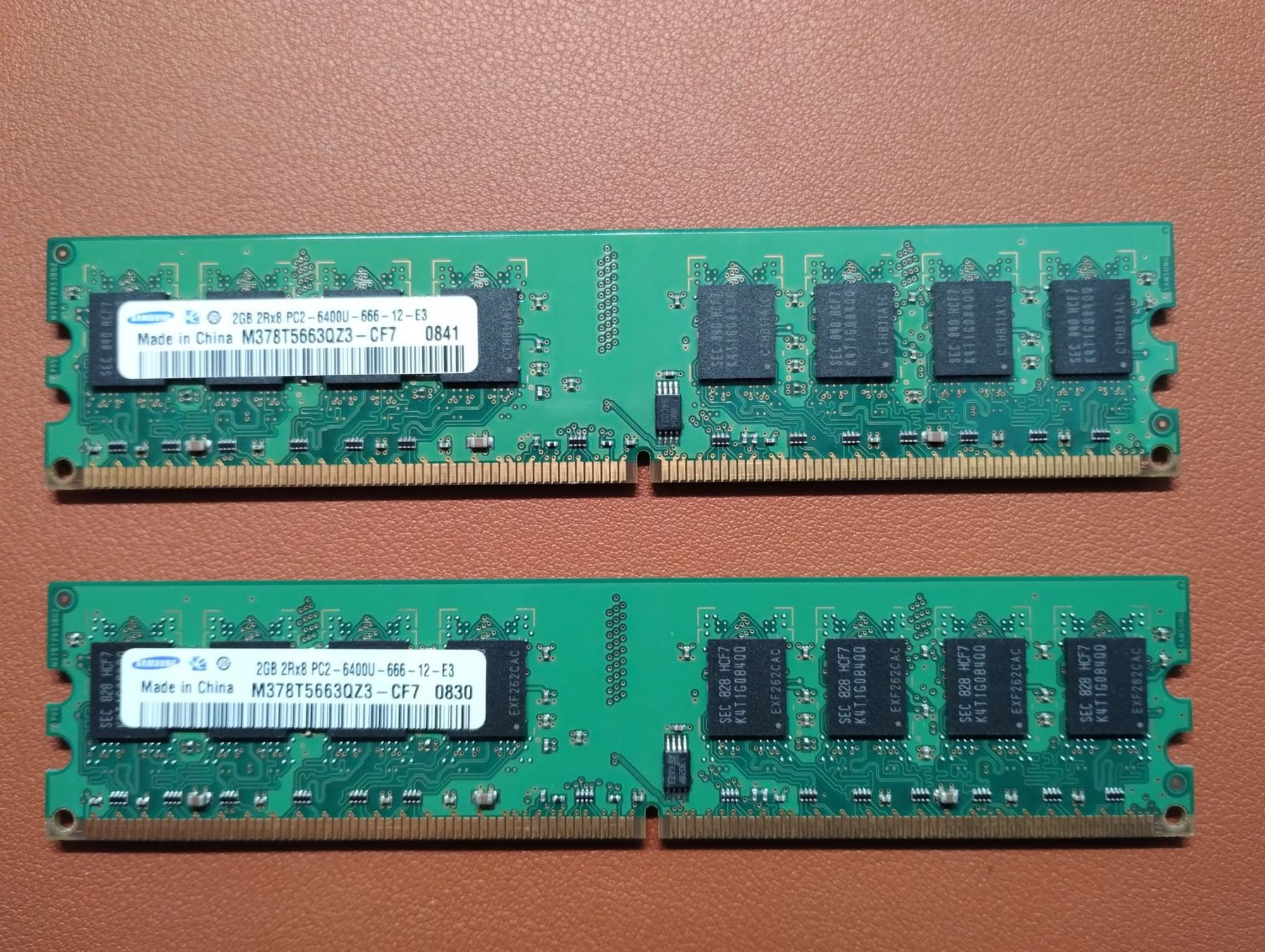 Samsung Memoria / RAM: 2x Samsung 2GB DDR2 RAM PC2-6400U 2 Stück – Usato da Weisslingen venduto da Dmusikus