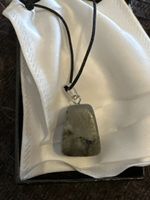 Pendentif pierre naturelle labradorite cordon noir neuf