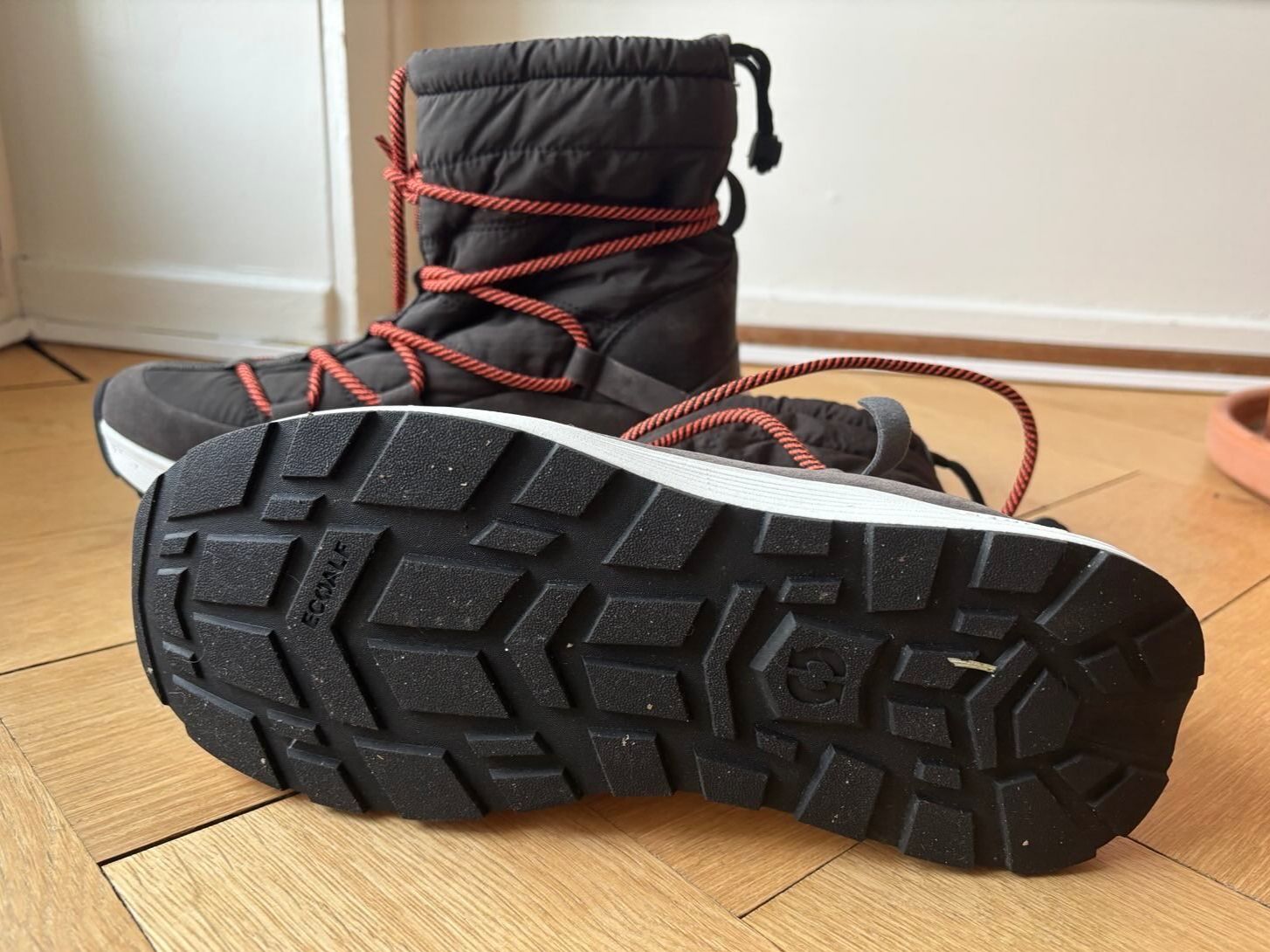 Scarpe da donna: Damenstiefel Ecoalf "Split", Grösse 39, neuwertig – Usato da Basel venduto da Bigburns 2