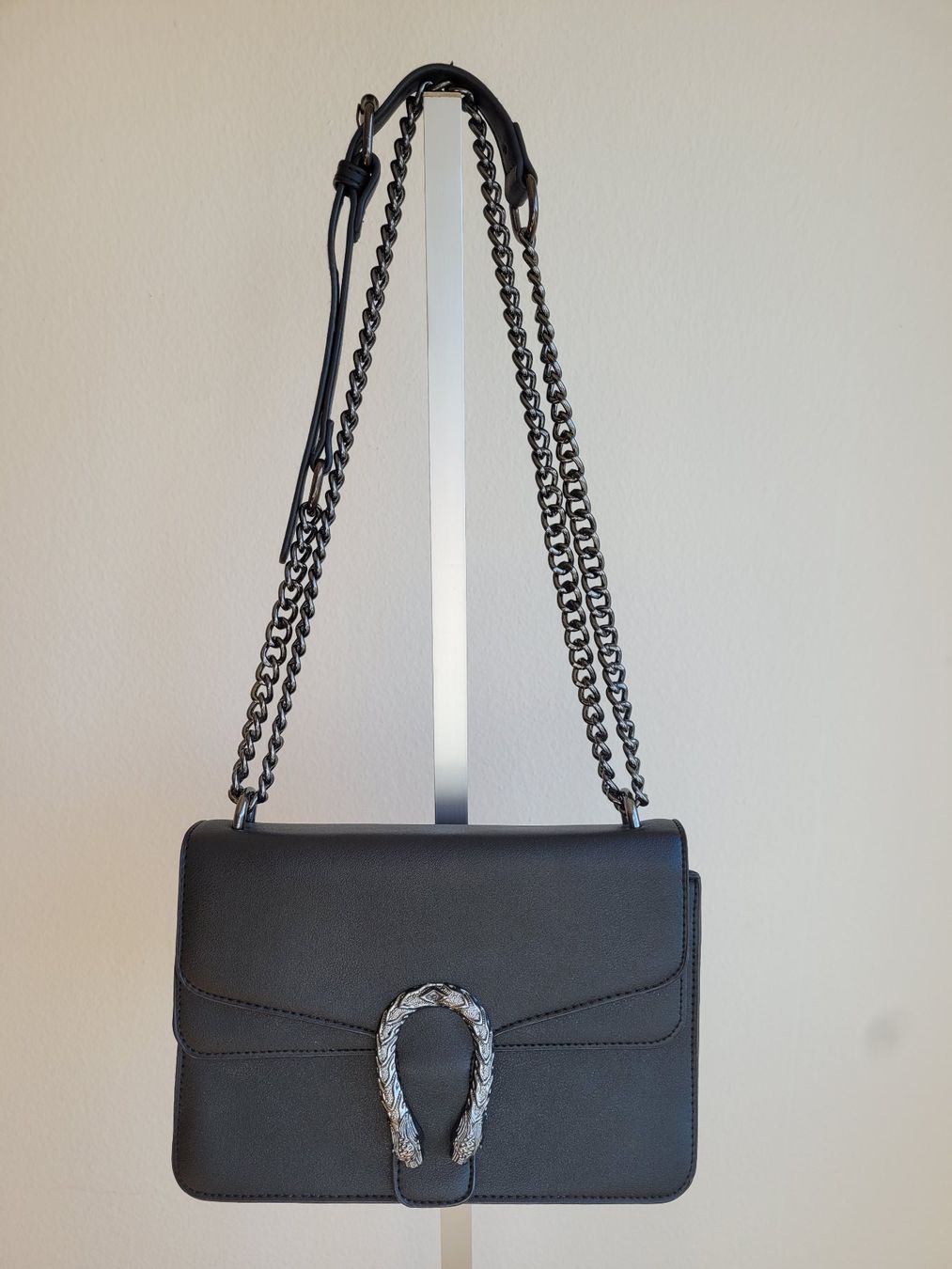 Taschen für Damen: Sac à main/bandoulière à chaîne – Gebraucht aus Villars-sur-Glâne von ninisabri