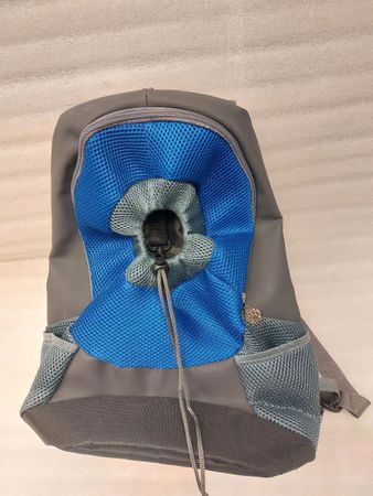 Dog/cat carrier backpack - Like new