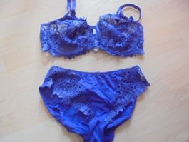 Set BH und Slip violett mit Spitzen Gr. 90C NEU