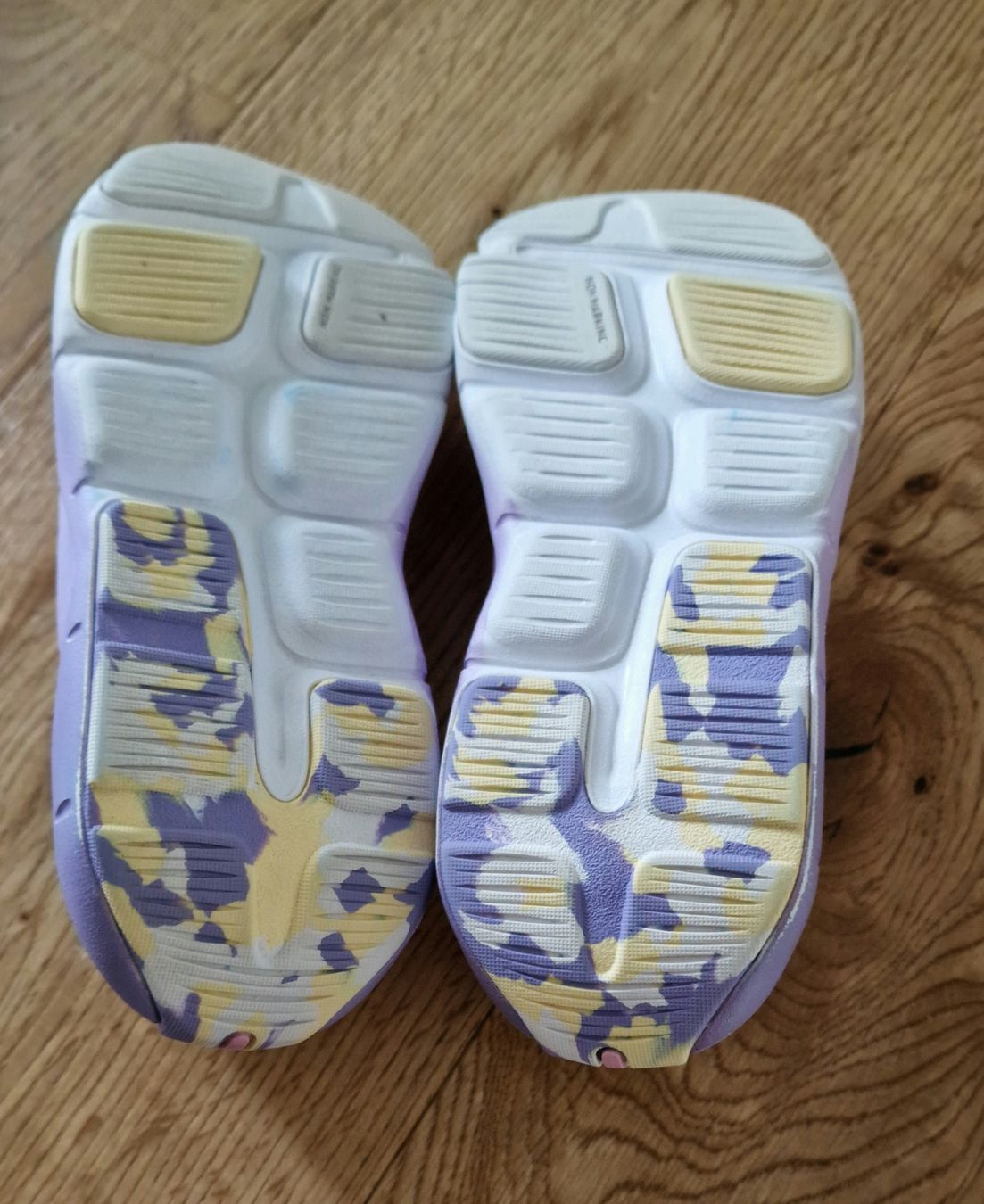 Decathlon Scarpe per ragazze: Sportschuhe gr 31 – Usato da Emmenbrücke venduto da Nadmorebiti 2