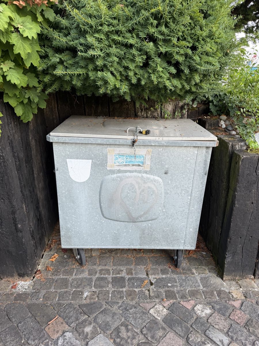 Korpus: Metallcontainer – Gebraucht aus Eich von and_9zfj