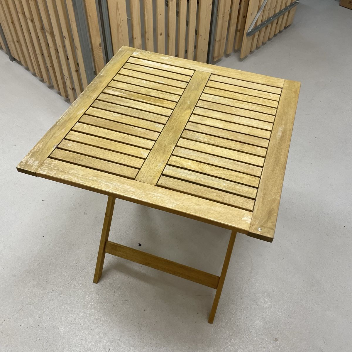 Tavoli: Holztisch Klapptisch Gartenmöbel Holz – Usato da Utzenstorf venduto da beatrice.ch