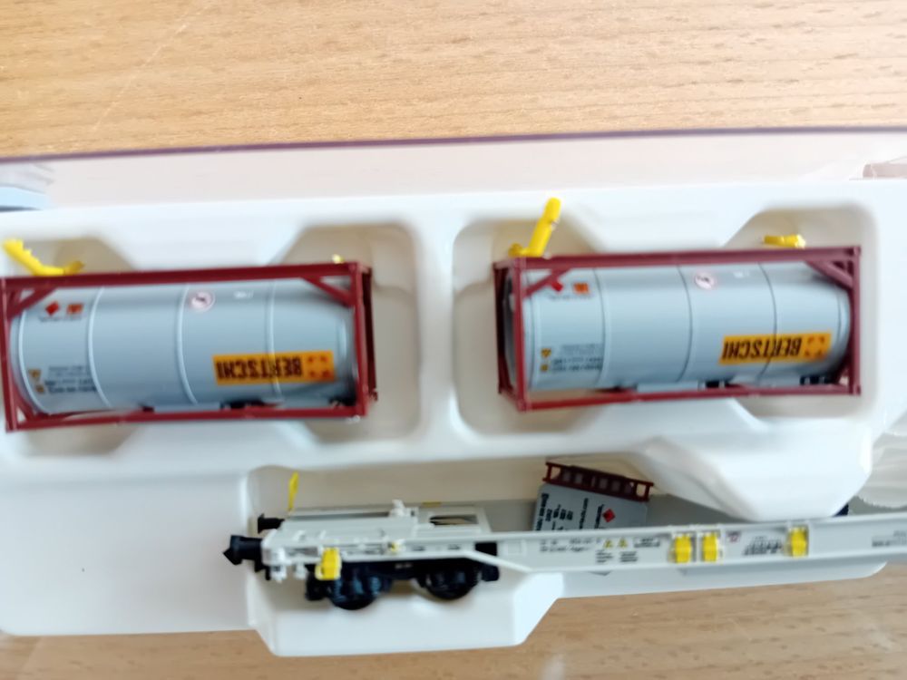 Trix Modellini di ferrovie: Rollmaterial, Schienen und Fahrregler zu Modellbahn Spur N – Usato da Glattfelden venduto da Halmi_2 4