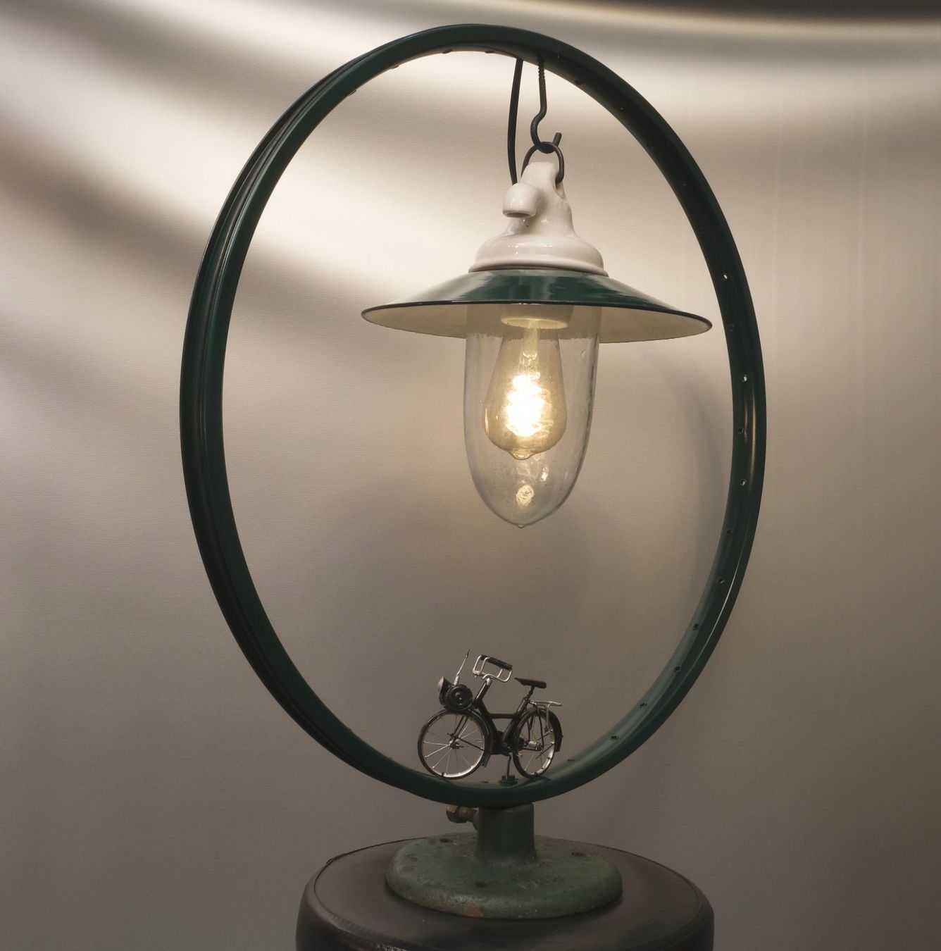 Lampade: Felgen-Leuchte Eigenkreation – Usato da Biel/Bienne venduto da Rothar 7