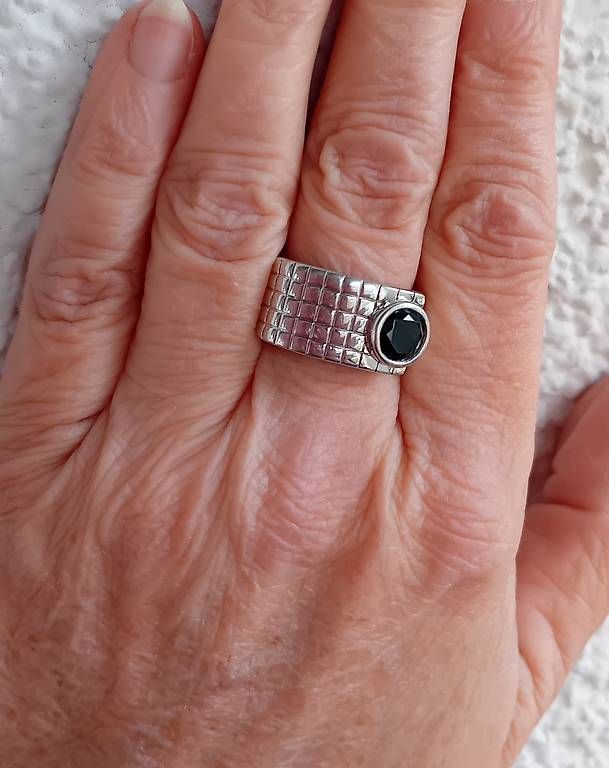 Anelli: Ring mit Spinell in Silber – Usato da Stans venduto da wer_fd5f 1