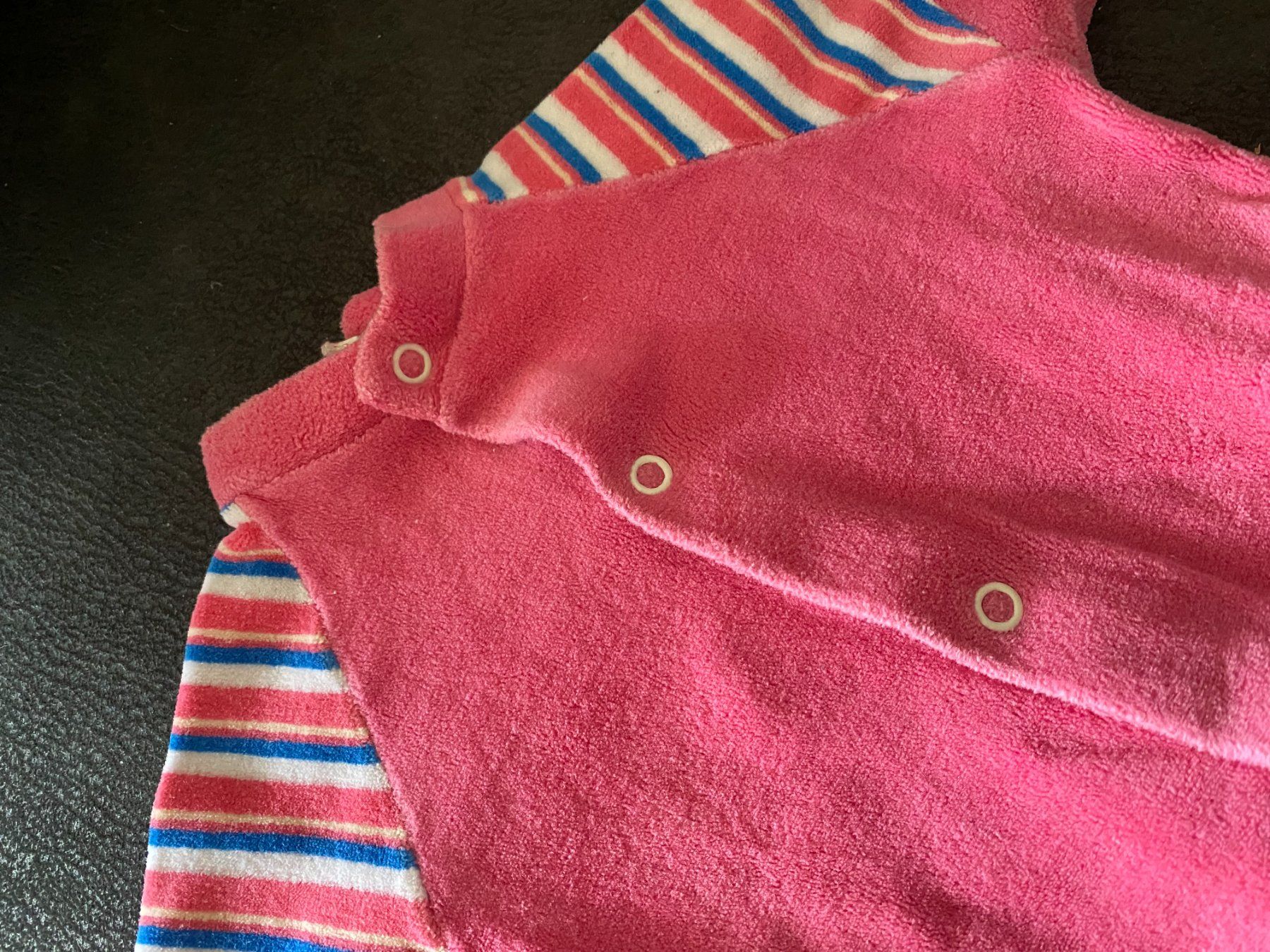 Pyjamas & Ähnliches: Strampler Grösse 50/56 rosa – Gebraucht aus Allenwinden von Obalu 1
