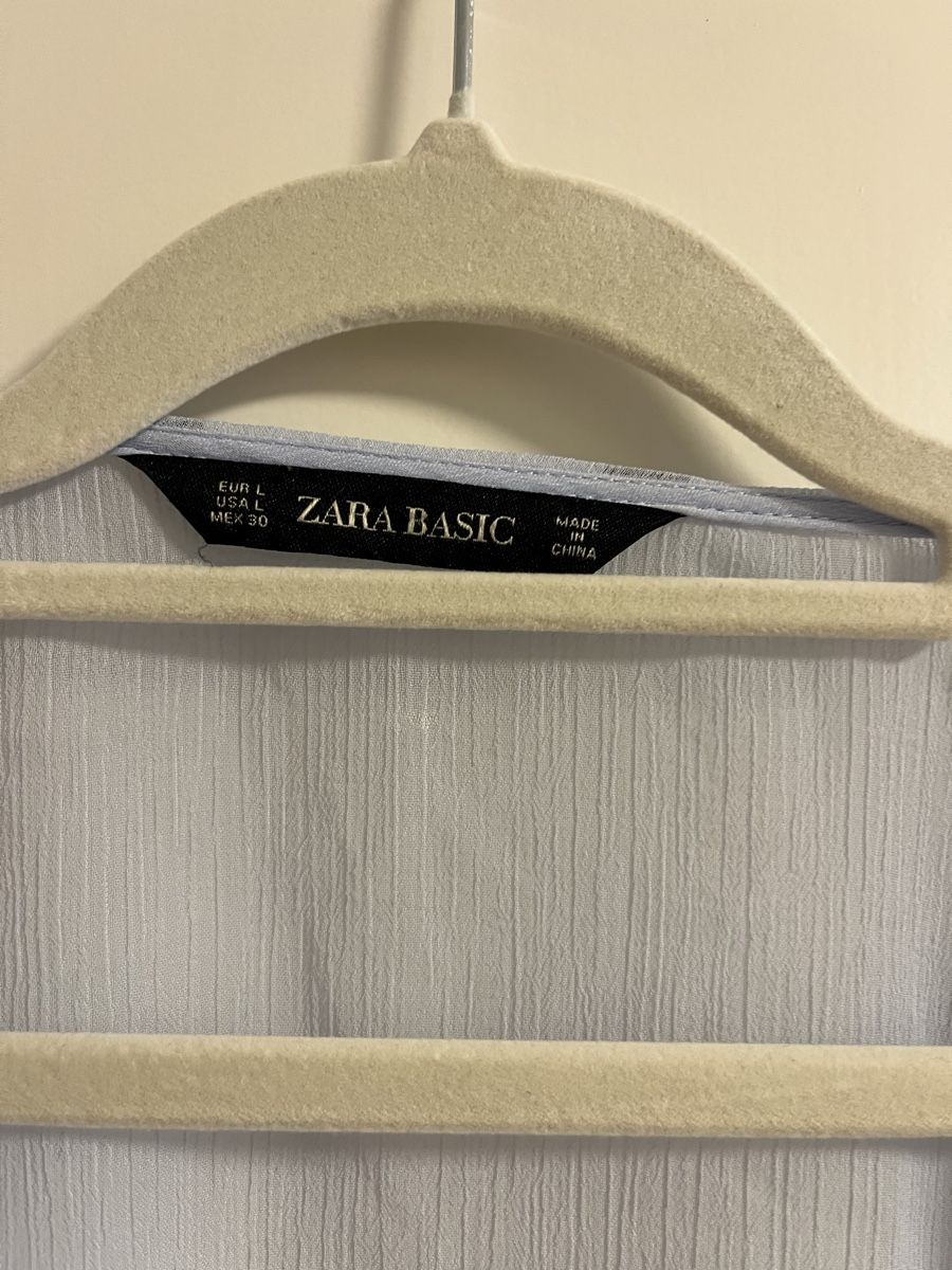 Zara Camicette: ZARA Basic Bluse hellblau mit Rüschen Grösse L guter Zustand – Usato da Küsnacht ZH venduto da noemij 1