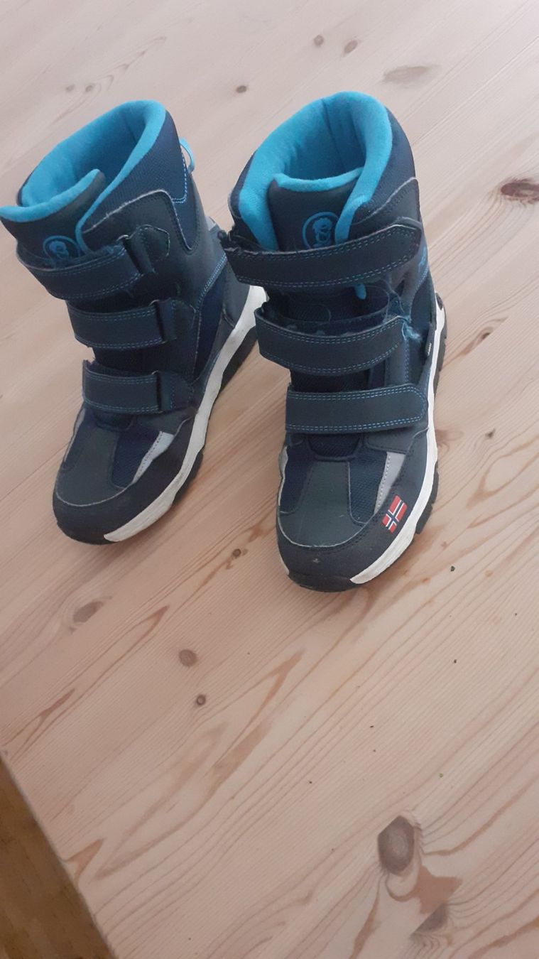 Schuhe für Jungen: Winterstiefel TROLLKIDS Gr. 35 – Gebraucht aus Chur von Blackbook