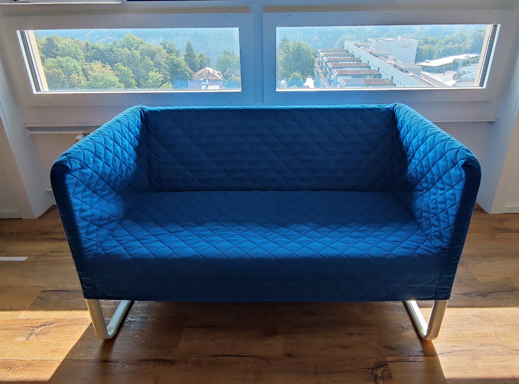 Ikea Divani: KNOPPARP 2er Sofa von Ikea. tiefes blau – Nuovo (secondo la descrizione) da Fribourg venduto da Elyngwen 1
