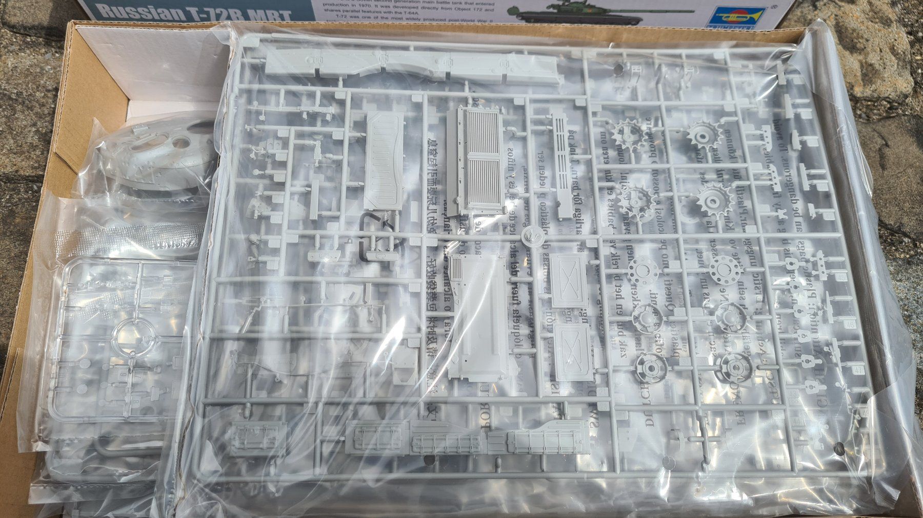 Modellbausätze & Standmodelle: 1:35 T-72 B - Trumpeter 05598 – Neu (gemäss Beschreibung) aus Bassersdorf von jackbmw 4