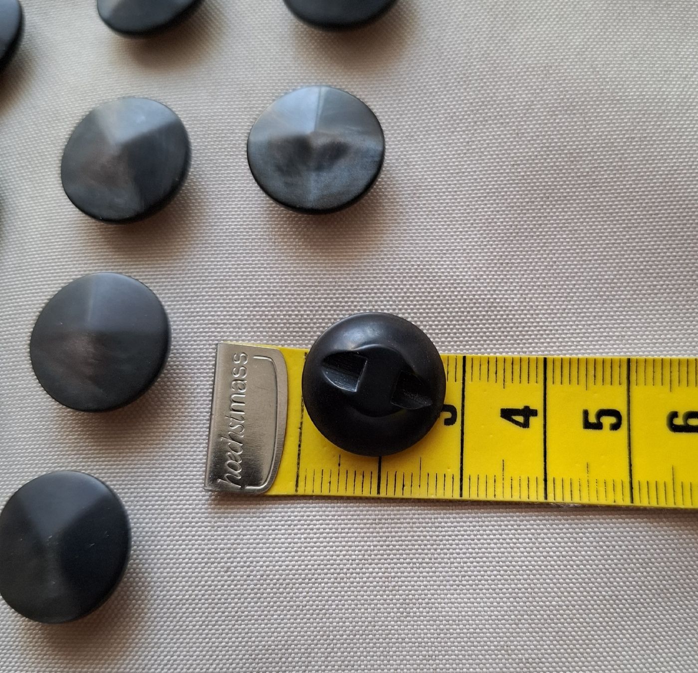 Bottoni: 33 Stück Knöpfe, 18 mm. – Nuovo (secondo la descrizione) da Dietikon venduto da Hirschkopf 3