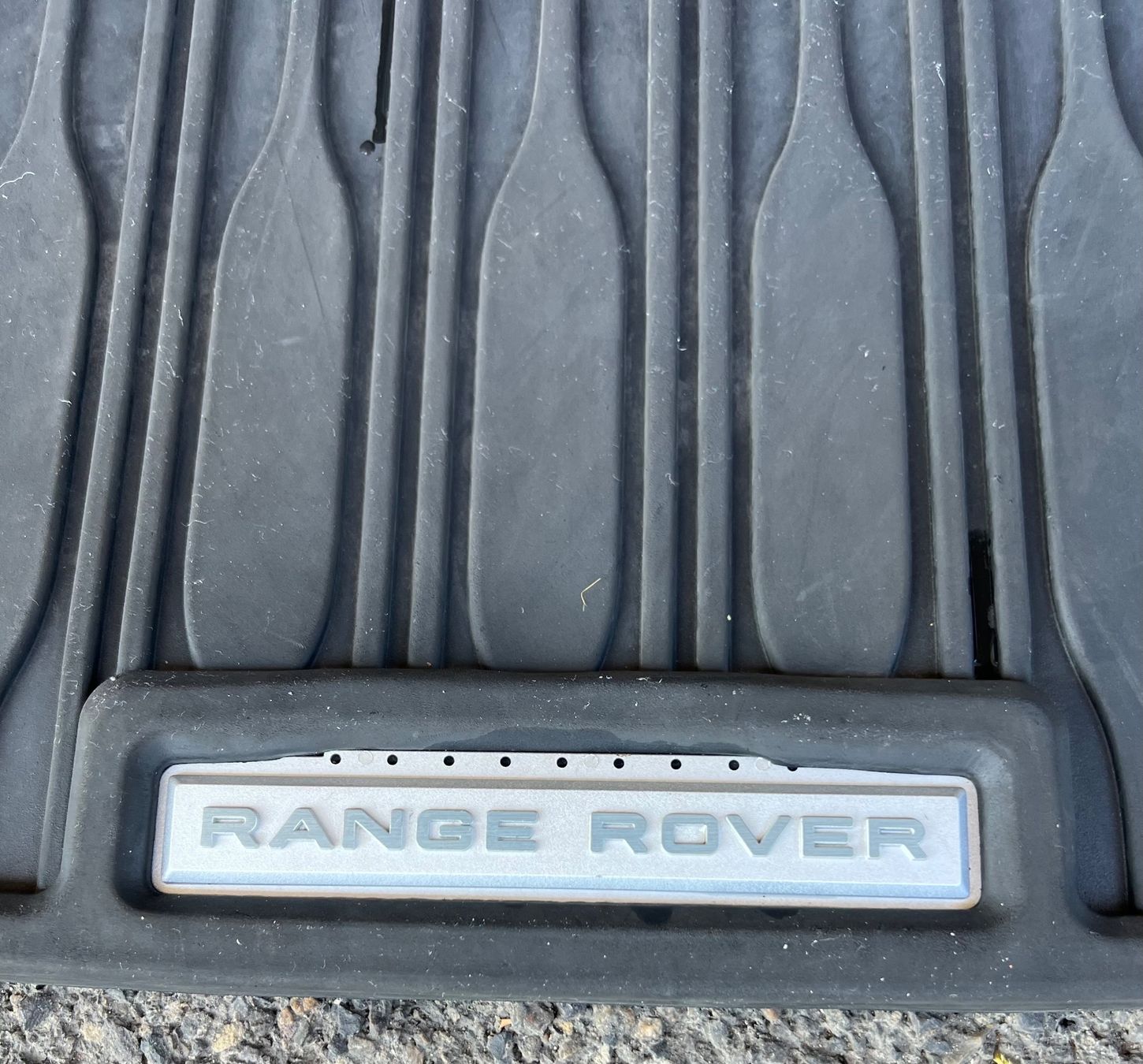 Land Rover Tappeti & Tappetini: 4 Fussmatten aus Gummi, Range Rover Epoque 2. Generation – Nuovo (secondo la descrizione) da Kilchberg ZH venduto da jul_d2j2 4