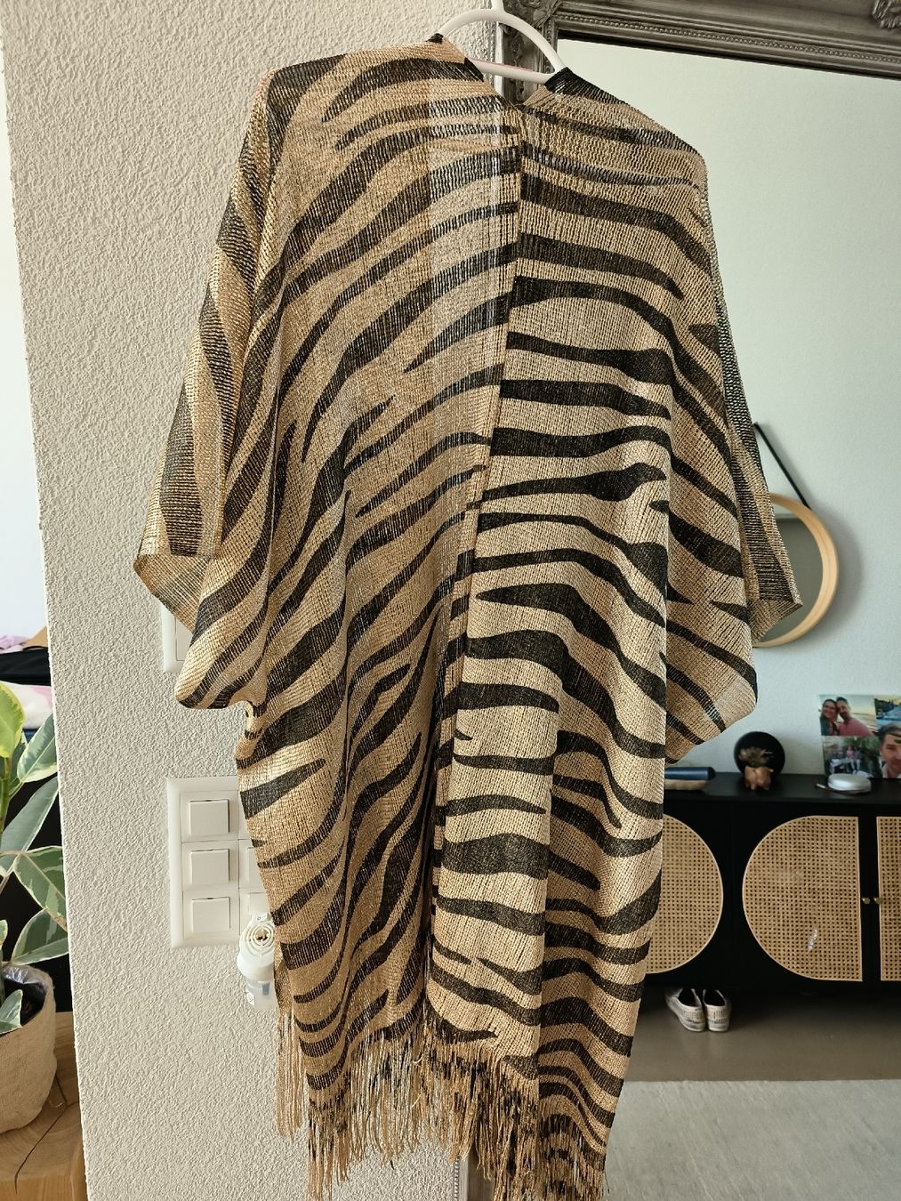 Arte internazionale: Sommerlicher Kimono mit Zebra-Muster und Fransen, One Size – Nuovo (secondo la descrizione) da Arbon venduto da sch_q2pz 3