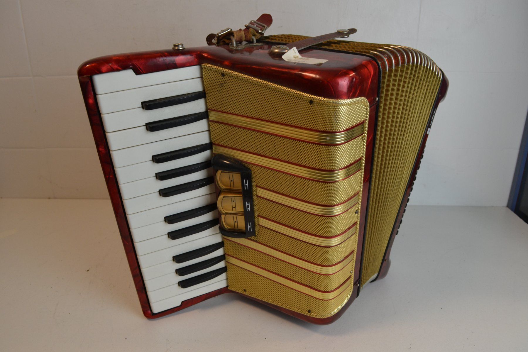 Hohner Strumenti musicali: Akkordeon chromatisch Hohner Concerto I – Usato da Zürich venduto da Brockito 5