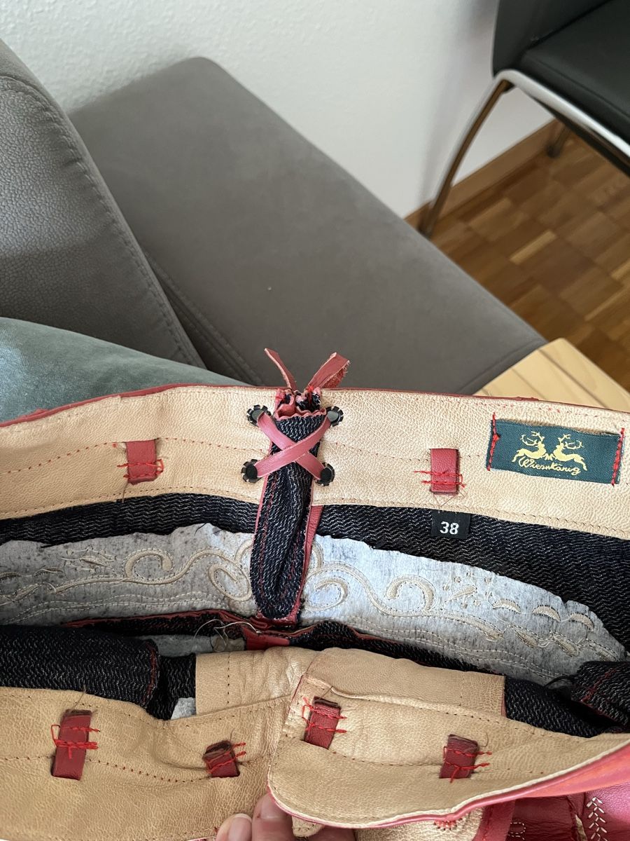 Hosen: rote Lederhose Größe 38 – Gebraucht aus Adliswil von rossoelmare 2