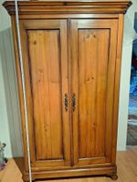 Antiker Massivholz Schrank
