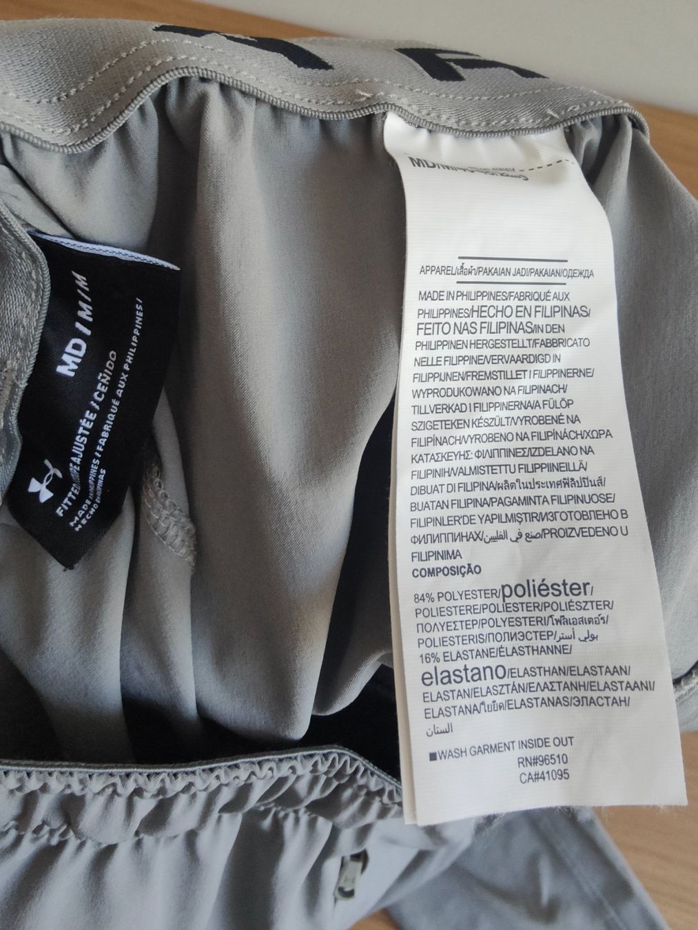 Under Armour Lots de vêtements: 3x Sporthosen Under Armour, M – D'occasion à Olten par Gegendiekultur 5