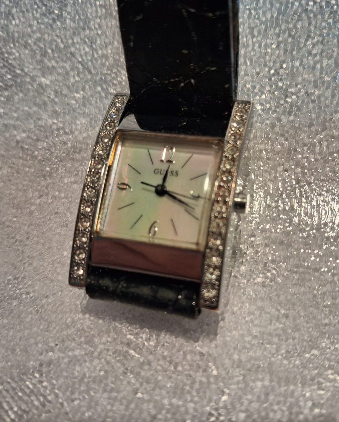 Guess Orologi: Guess Damenuhr mit Zirkonia – Usato da Winterthur venduto da mar_jwg7 2