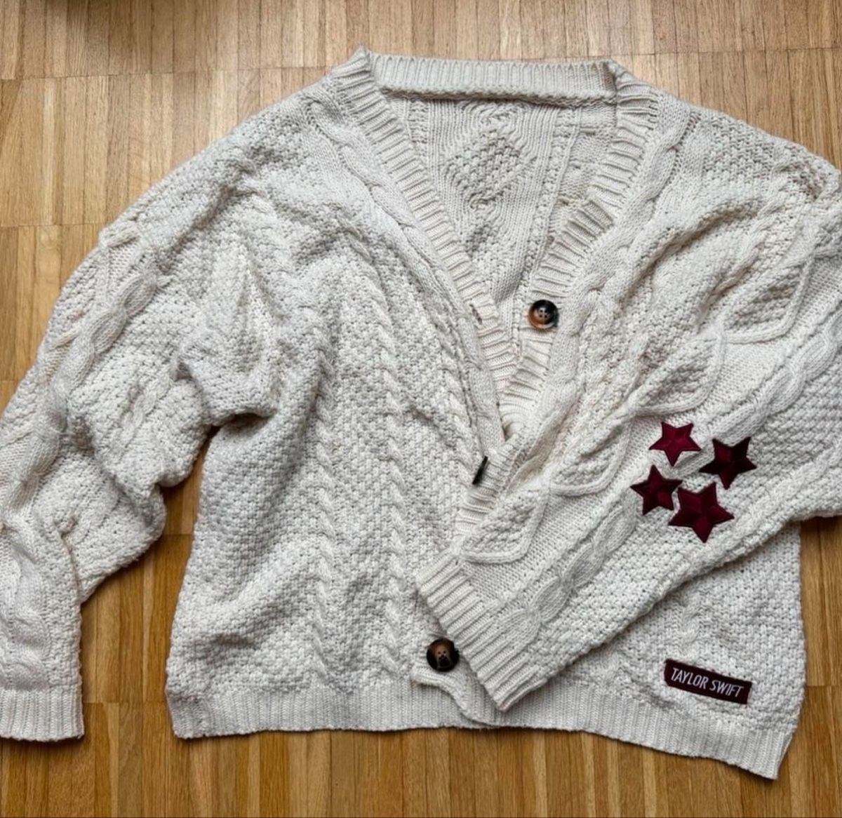 Maglioni & Felpe: Taylor Swift Red Cardigan – Usato da Sursee venduto da giu_205