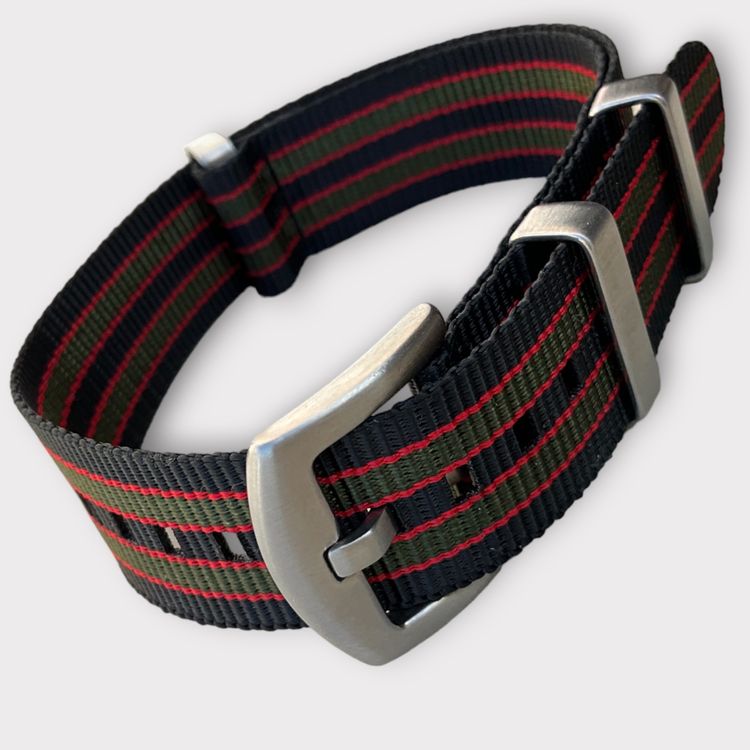 NATO Strap Seat Belt Armband 22 mm Goldfinger Bond 8705 | Kaufen auf ...