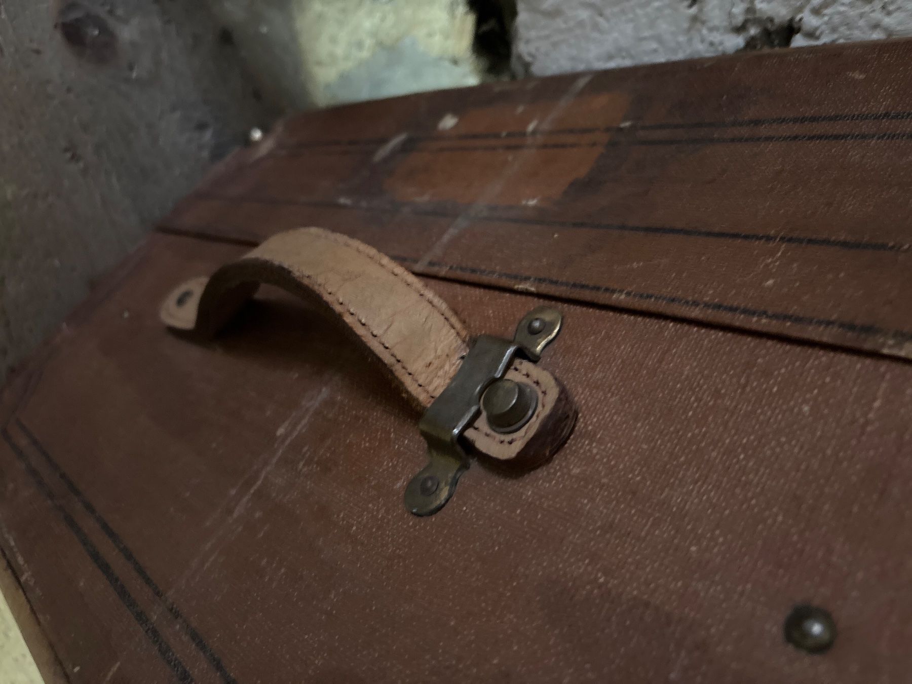 Valises de voyage: Koffer für Koffermarkt – D'occasion à Tumegl/Tomils par Nibe02 4