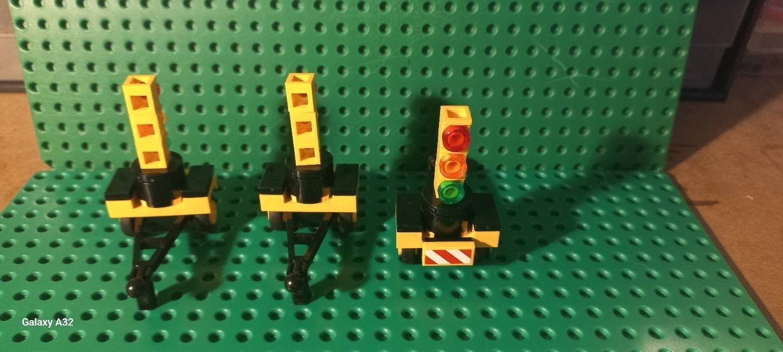 Lego Spielzeuge: Ensemble de feu de circulation Lego – Gebraucht aus La tour de treme von Legocreation82 2
