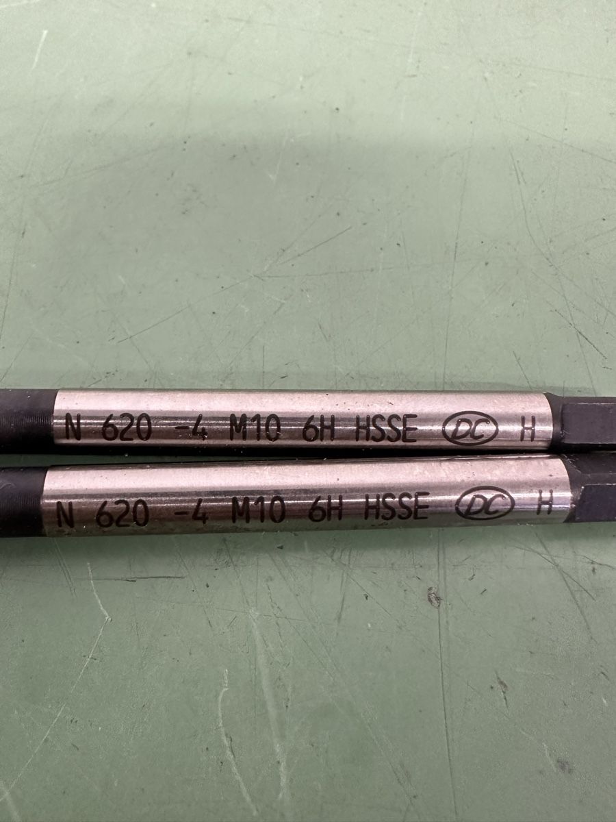 Tutti gli attrezzi: 2x Gewindebohrer,Threading Taps M10 x 1.5  – Nuovo e nell'imballaggio originale da Aarberg venduto da SNMachines 1