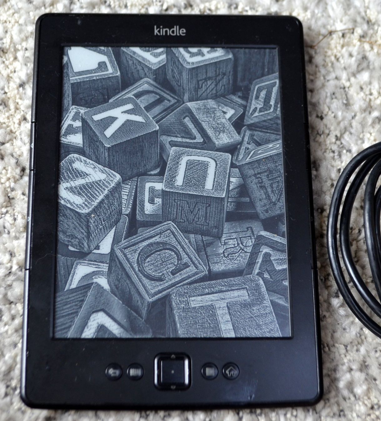 Amazon Tablet PC: eReader eBook Kindle D01100 WiFi 4.Gen. – Usato da Collonges venduto da arashee