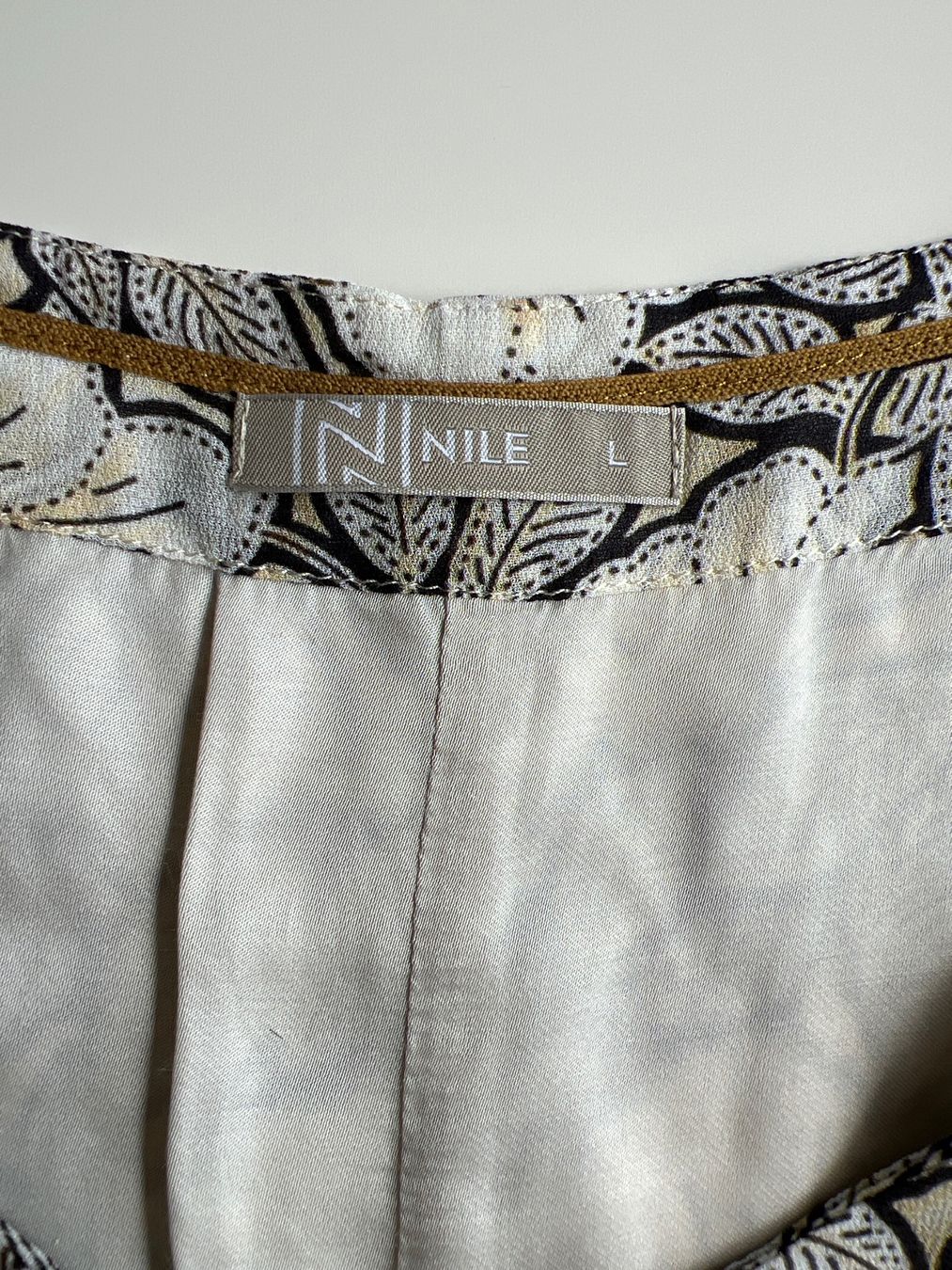 Nile Vestiti: NILE Damenkleid Blumenmuster Gr. L – Usato da Chur venduto da van_hnc6 3