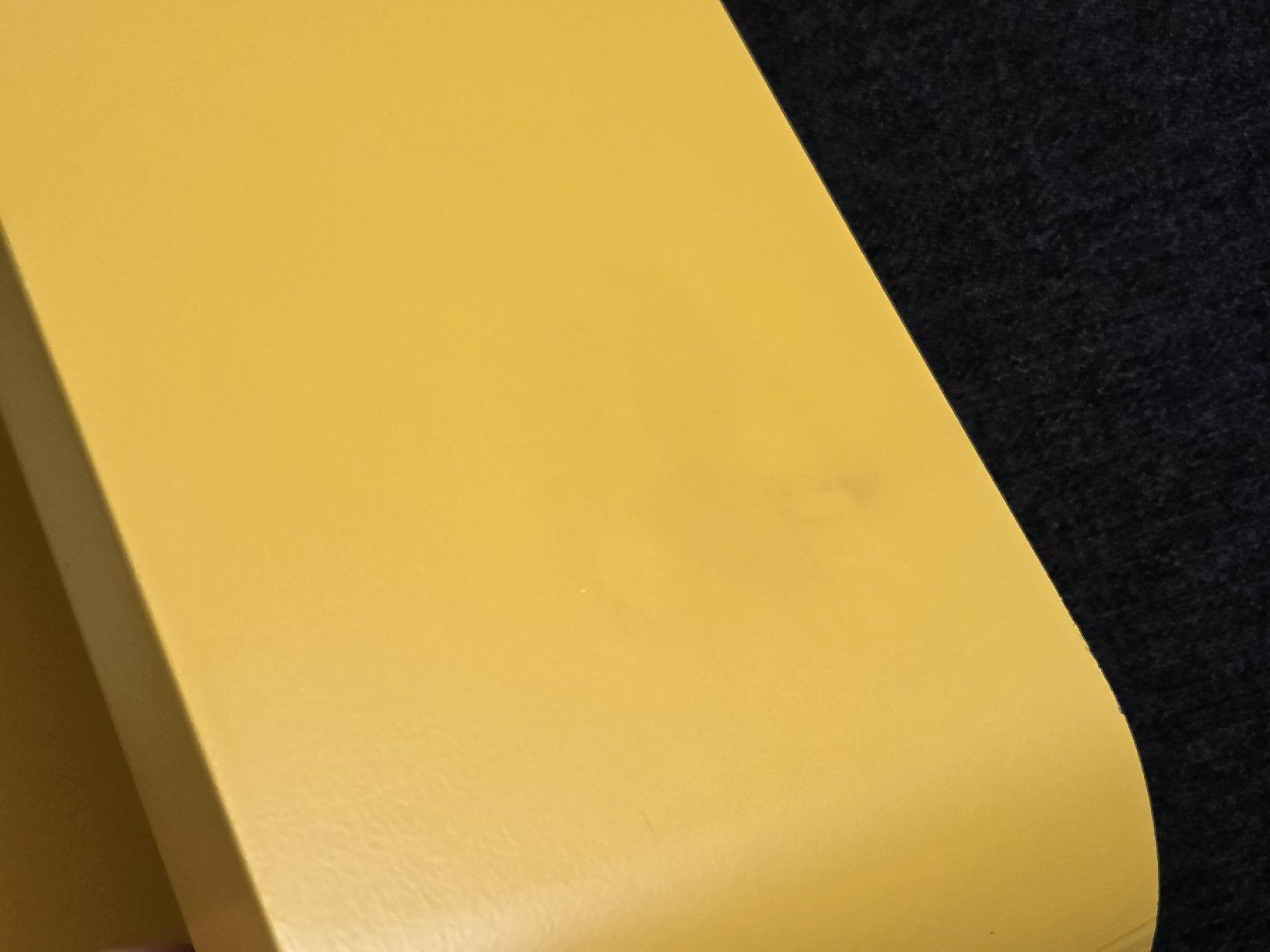 Tiragraffi: Wandregal in gelb – Usato da Rickenbach-Sulz venduto da Bacardibabe 7