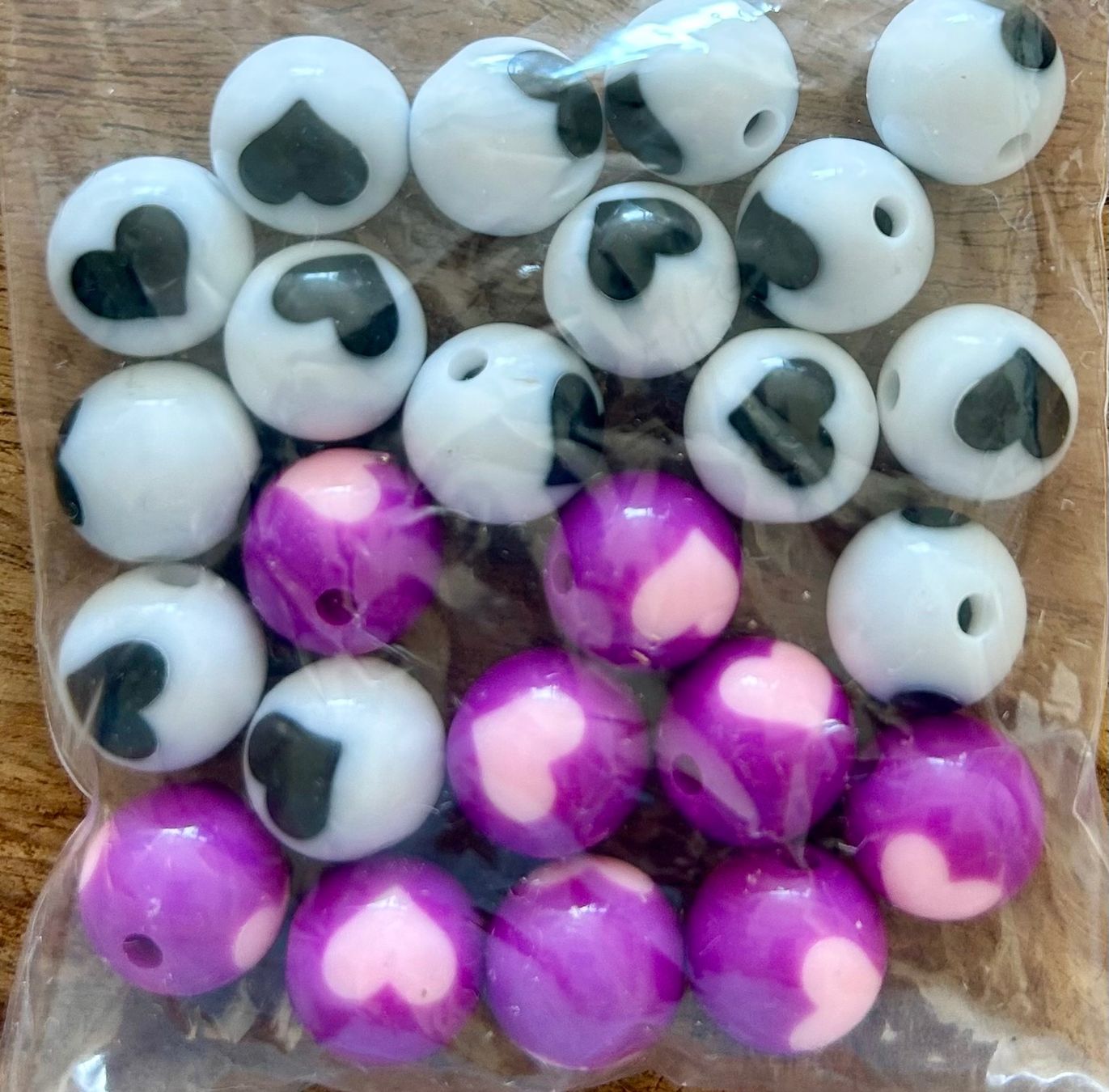 Perle (finte): Acryl Perlen / Bastelperlen Herz 10mm, 25 Stück – Nuovo e nell'imballaggio originale da Geneve venduto da vane267