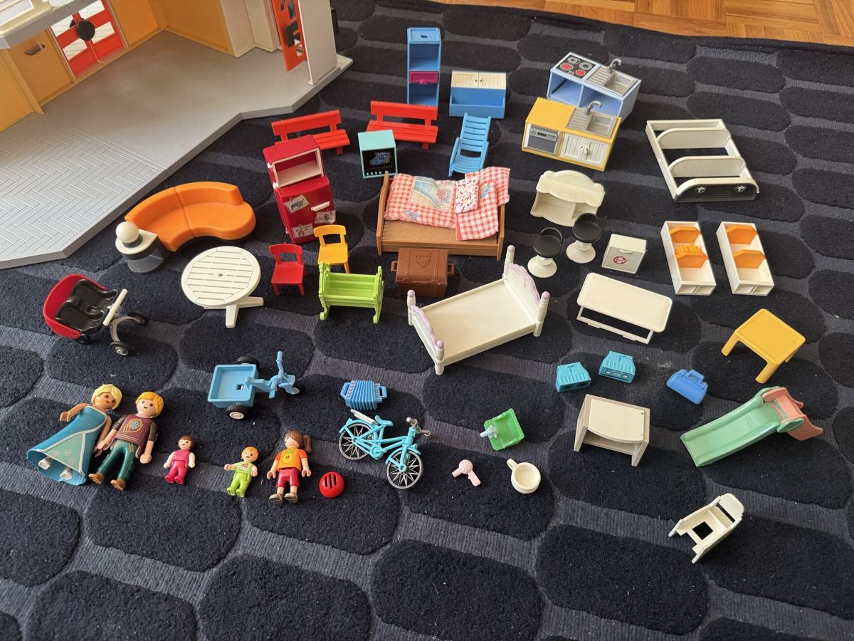 Playmobil Jouets: Playmobil Haus mit Mobiliar – D'occasion à Basel par JGEBERS 1