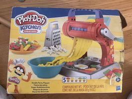 Play-Doh Super Nudelmaschine + viel Zubehör