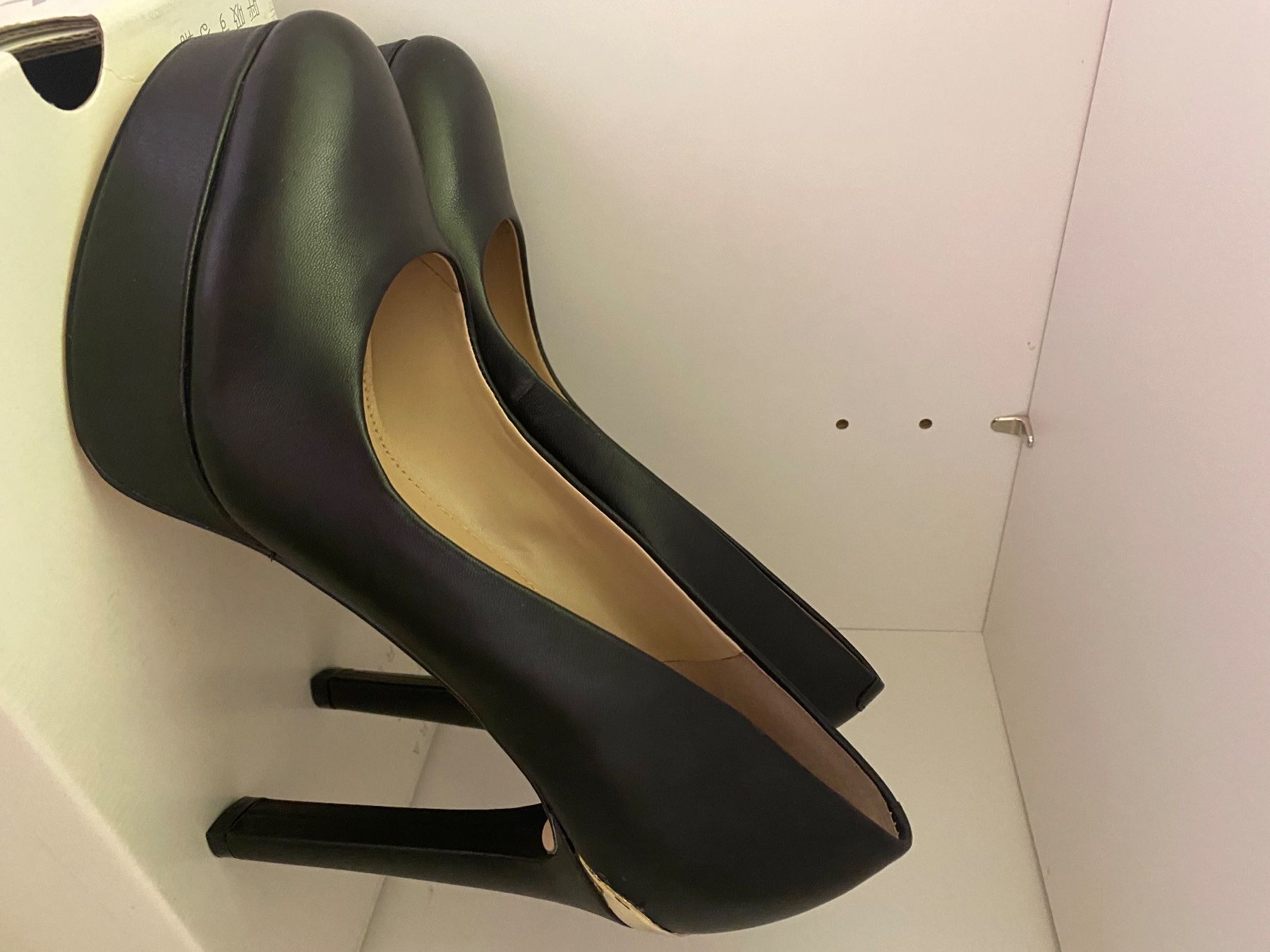 Guess Chaussures femmes: pumps guess neu – D'occasion à Bern par ann_2ygd 4