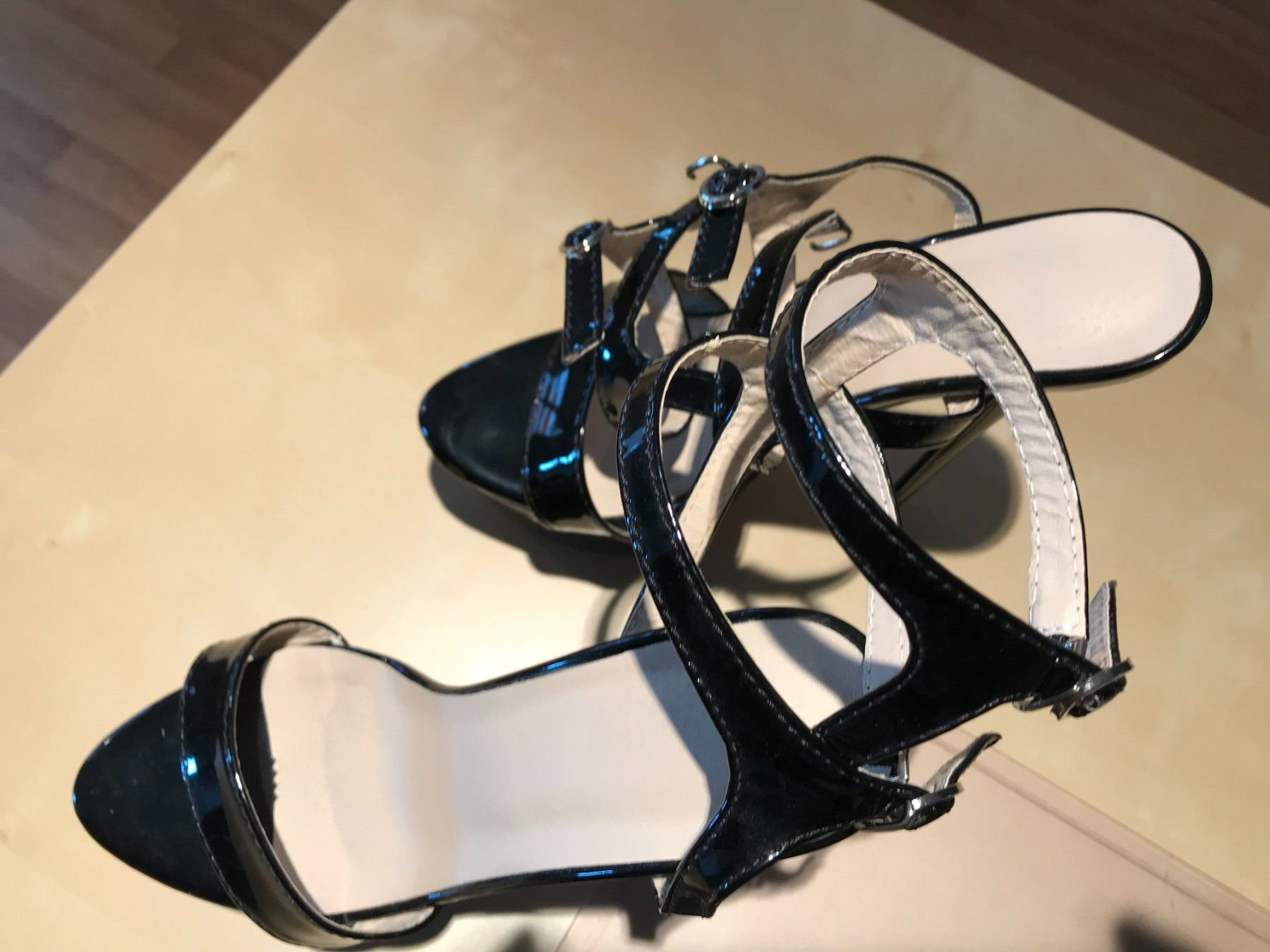 Damenschuhe: High Heel Plateau 38 Neuwertig – Gebraucht aus Spreitenbach von Carswiss 3