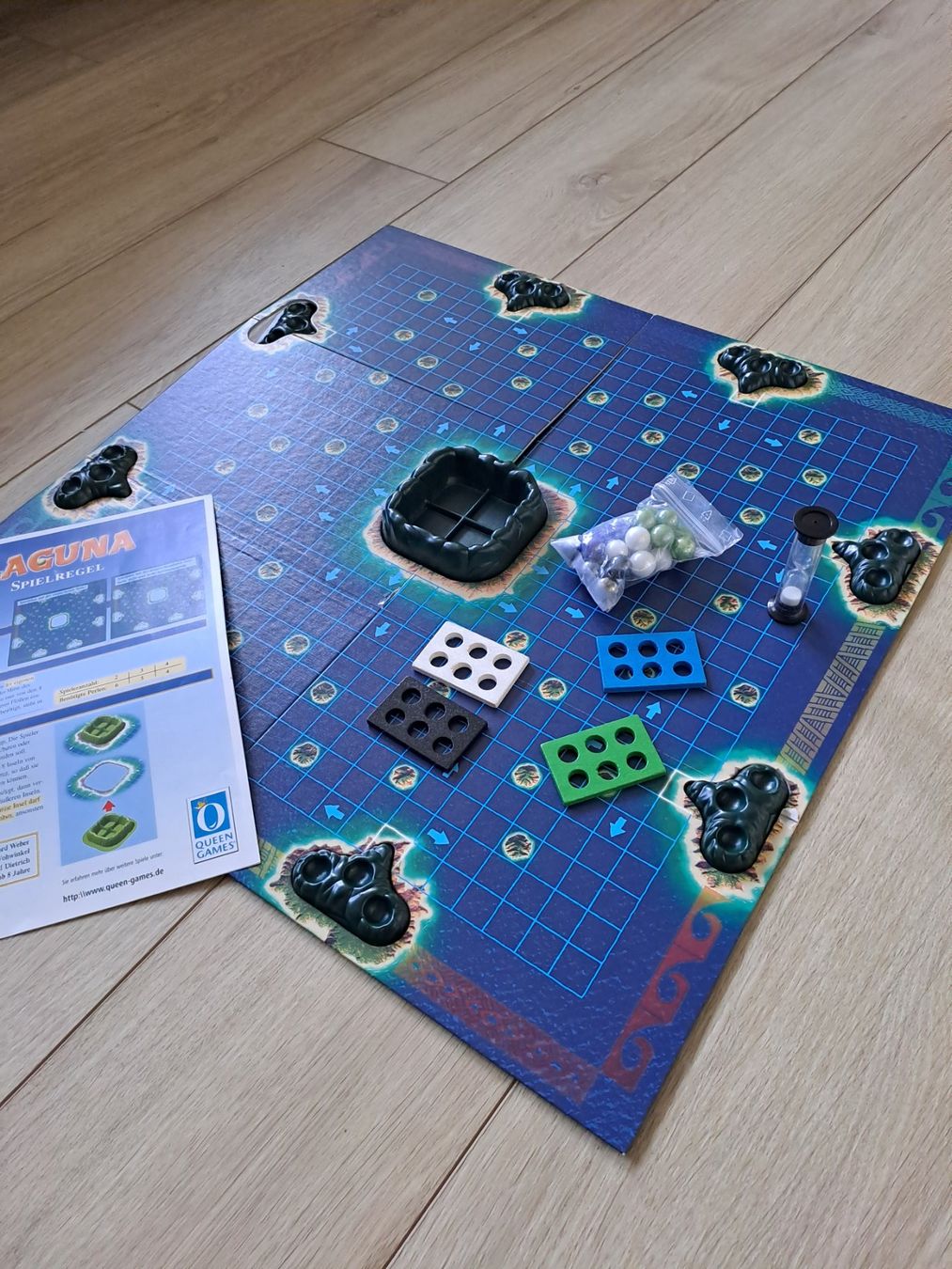 Spiele: Brettspiel Laguna Queen Games – Gebraucht aus Wädenswil von neonfarbig 2