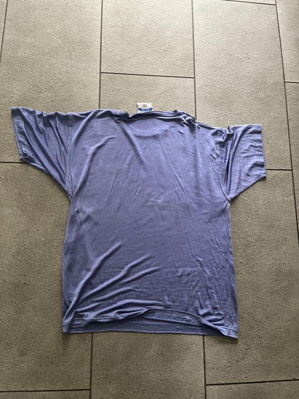 T-Shirts: Seide Shirt Grösse L – Gebraucht aus Solothurn von Floefi 1
