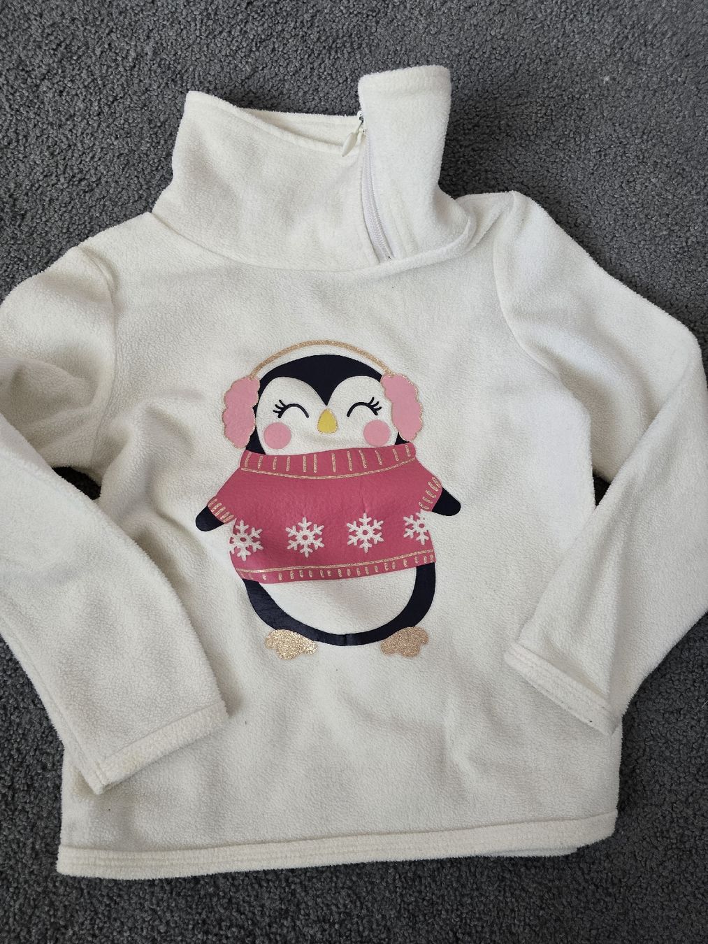 C&A Pullover & Sweatshirts: Fleecepullover Mädchen Grösse 110-116 Pinguin Motiv  – Gebraucht aus Unterentfelden von Panda-87