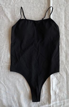 H&M Seemless String Body mit Cup Gr. S