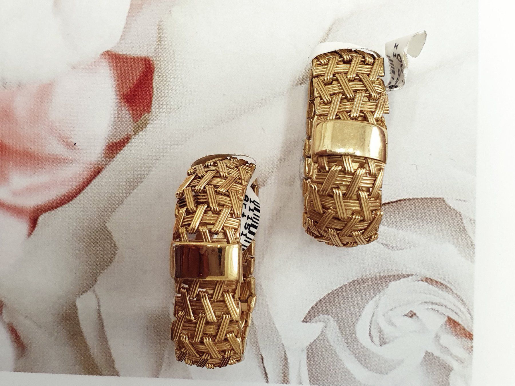 Anelli: Traumhafte Eheringe 750, 18 Karat Gold – Nuovo (secondo la descrizione) da Unterägeri venduto da Altgoldschmuck 1
