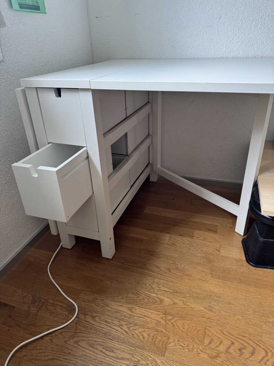 Ikea Scrivanie: IKEA Tisch – Usato da Wallisellen venduto da Fifteen053 2