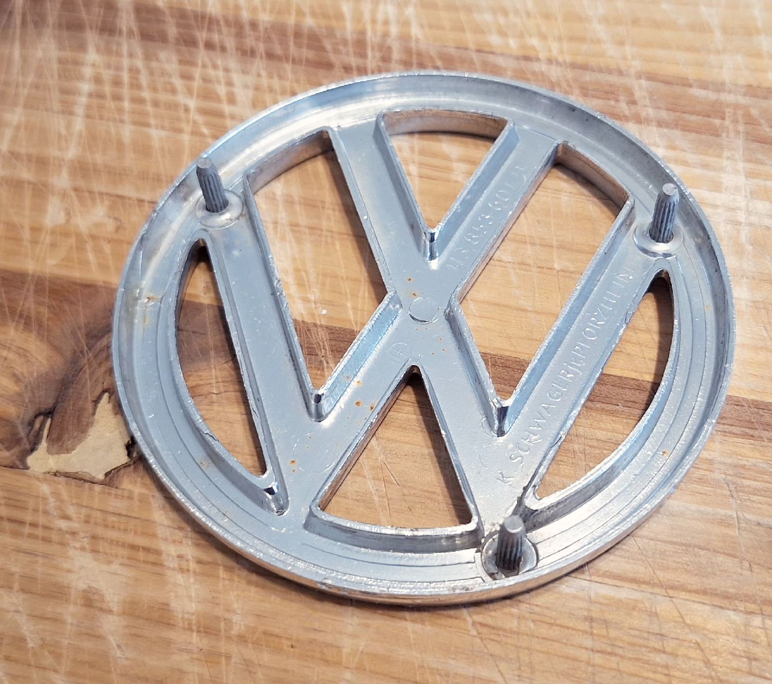 VW Alle Autoersatzteile: VW Käfer Emblem – Gebraucht aus Triesen von BLACKSHEEP75 3