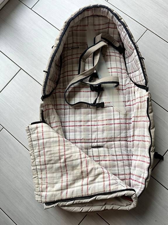 Sacs de couchage: Fusssack Hartan Kinderwagen – D'occasion à Fehren par Flugzeug1177 2