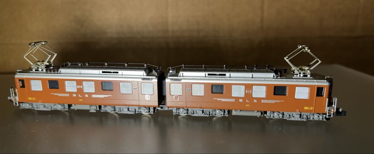 Kato Modelleisenbahnen: Kato BLS Ae 8/8 Muni – Gebraucht aus Salvenach von Ricardo3280