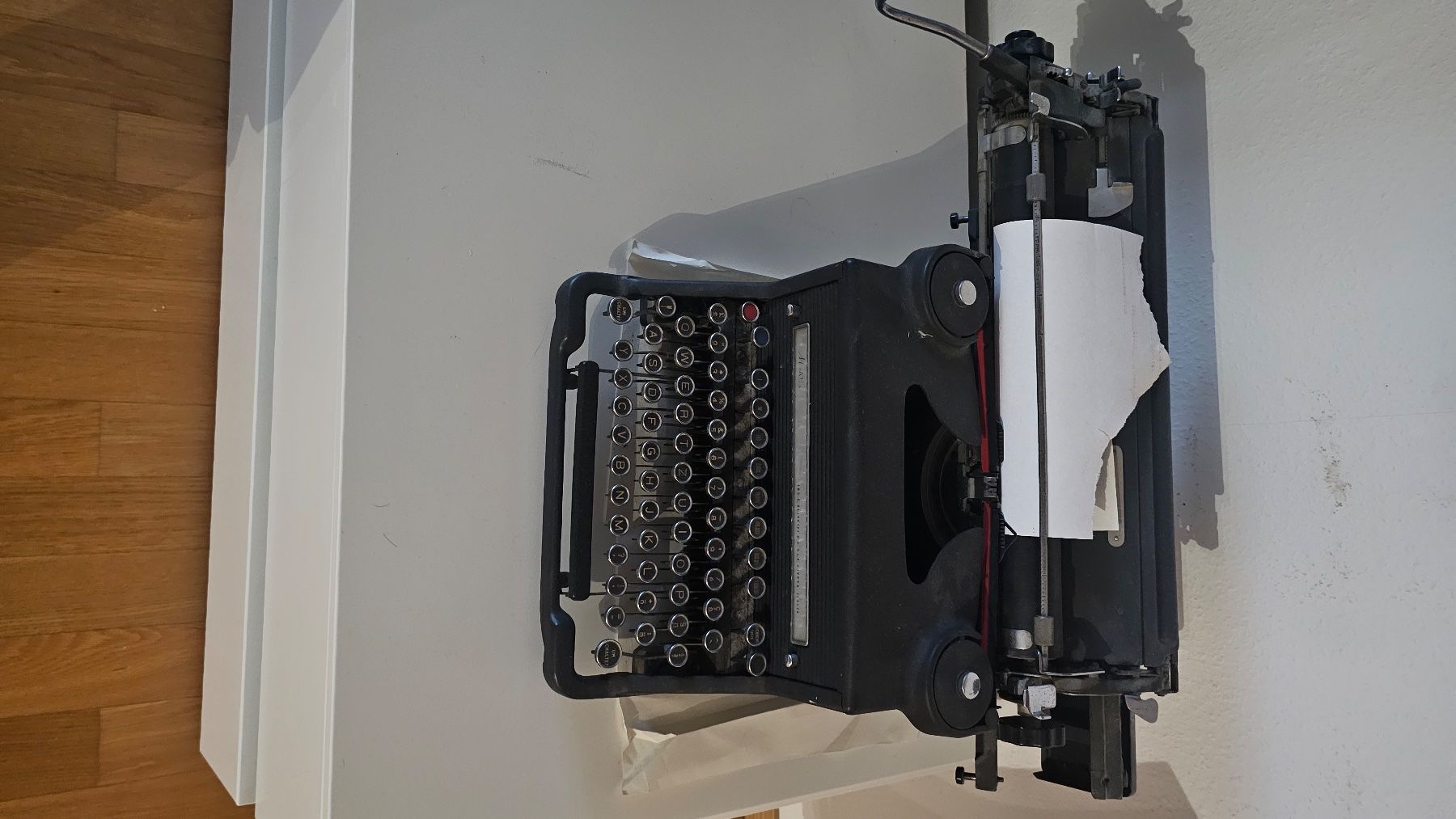 Macchine da scrivere: Alte Schreibmaschine als Deko – Usato da Urdorf venduto da rl4_d62w