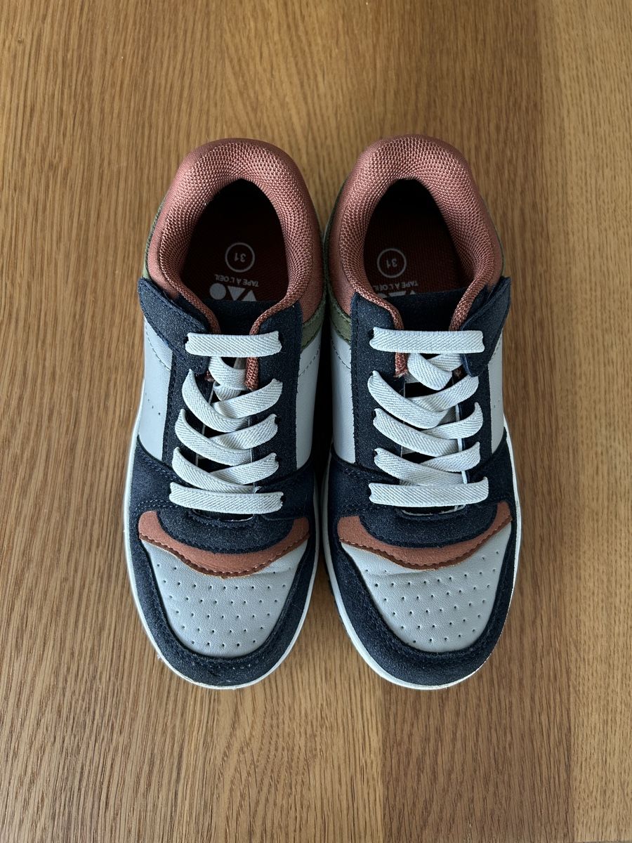 Scarpe per ragazzi: Kinder Sneakers Gr. 31 – Usato da Schwarzenbach SG venduto da bienchen22 1